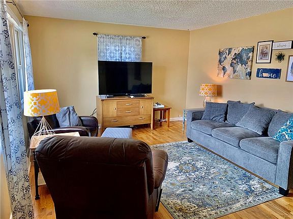 2nd image of 2512 Broadwater Ave