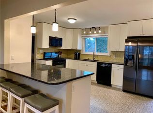 1984 Thurber Ln, Youngstown, OH 44509