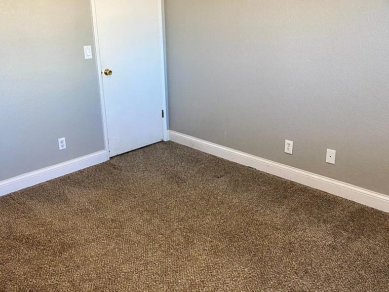 3073 Fowler Ave — Photo 22
