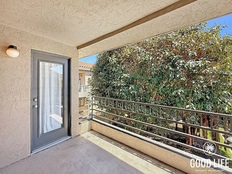 7565 Charmant Dr #302 — Photo 15