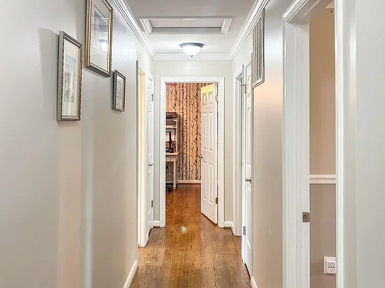 1105 Ontario Ct — Photo 18