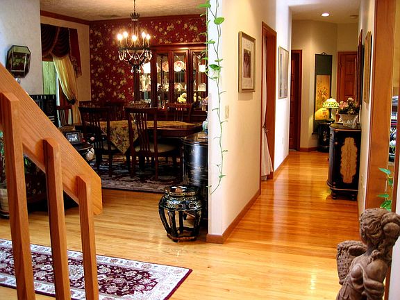 Hallway (1)  & Dinning Rm