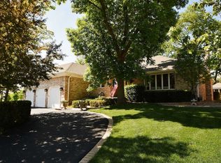 6100 Andres Ave, Tinley Park, IL