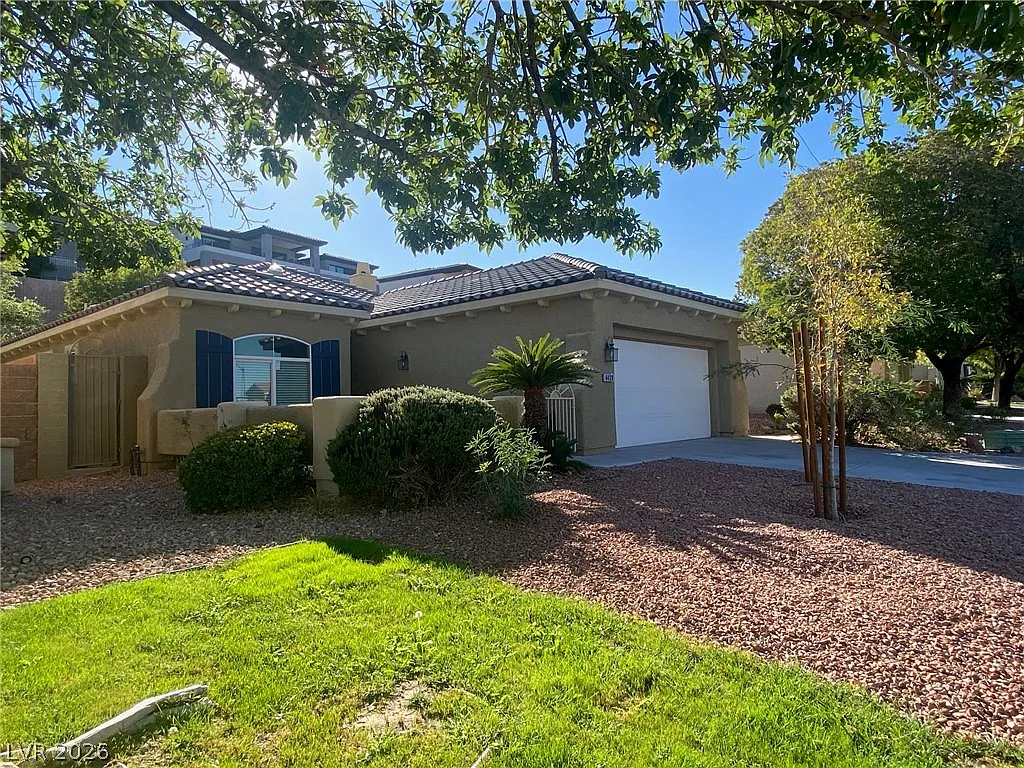 3 bed, 2.0 bath, 1874 sqft, $2,250 — Photo 1