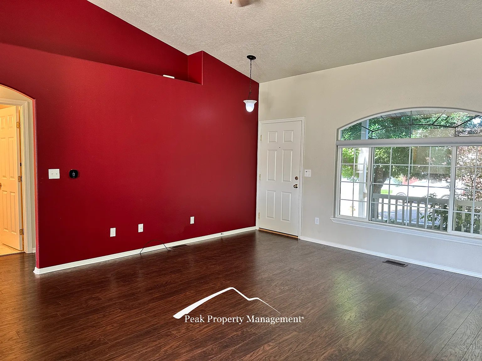 3 bed, 1340 sqft, $1,995 — Photo 3