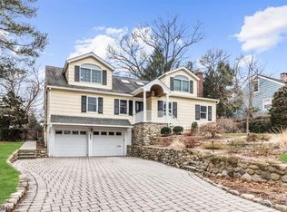 230 Hempstead Rd, Ridgewood, NJ 07450