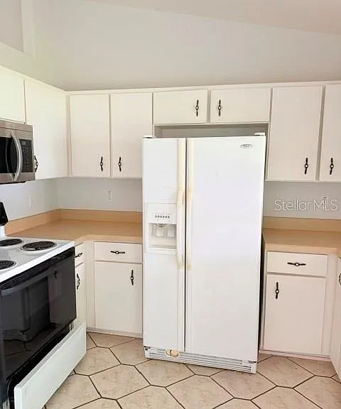 98 Rickenbacker Dr #B — Photo 20