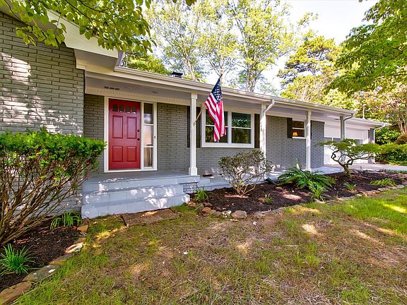 2nd image of 709 Whirlaway Cir