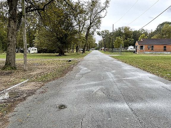 4th image of 306 Arkansas St