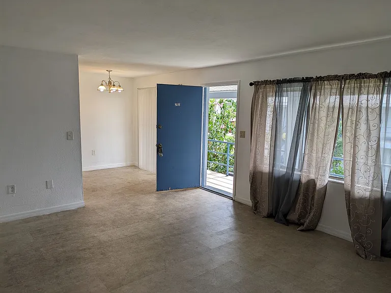 140 Minna Ln #202 — Photo 4
