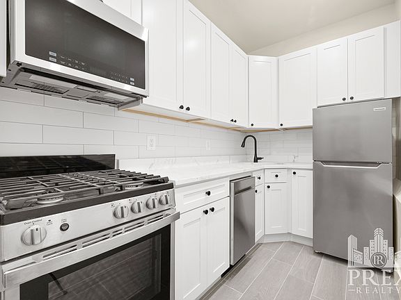 3rd image of 332 E 74th St APT 1A