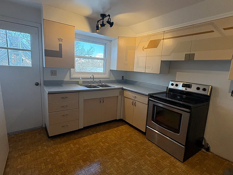 909 W Olive St #A — Photo 15