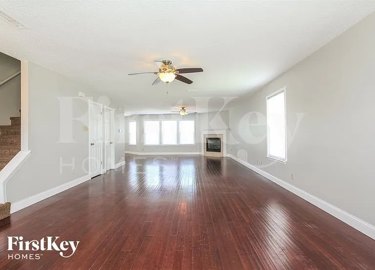 6632 Sonesta Dr — Photo 2