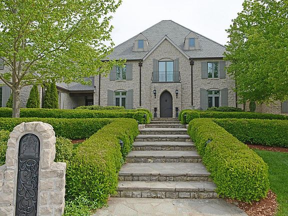 2nd image of 3742 E Eaglescliffe Dr