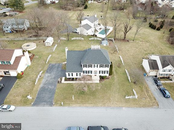 4th image of 460 Westminster Ct