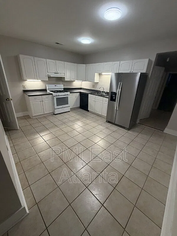 1 bed, 1.0 bath, 760 sqft, $1,550 — Photo 3