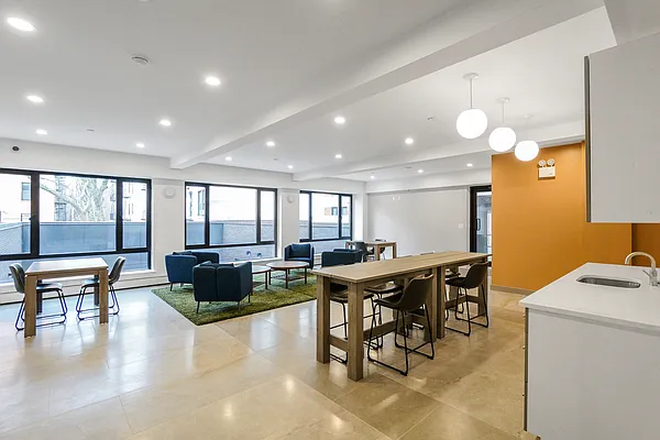 Rented by Bond New York | media 62