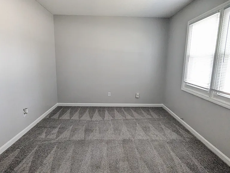 601 Hermitage Ct — Photo 34
