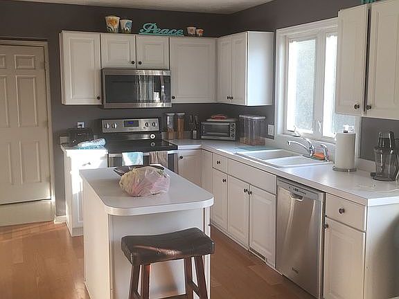 2nd image of 3907 Fraser Dr NE