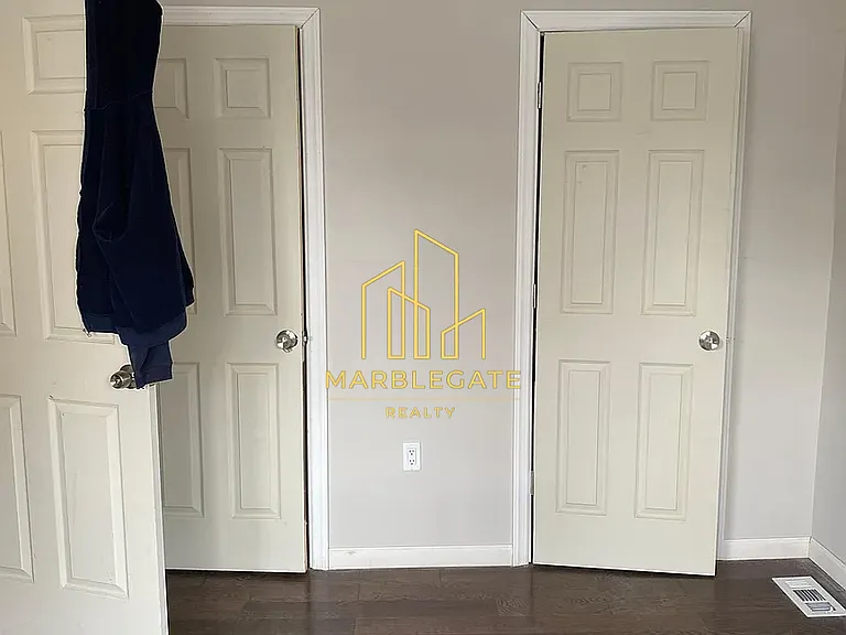 152 S 10th St #33 — Photo 7