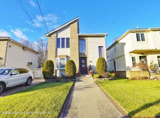 107 S Railroad St, Staten Island, NY 10312