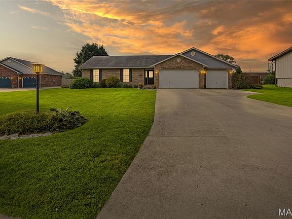 2nd image of 2724 Bryden Ct