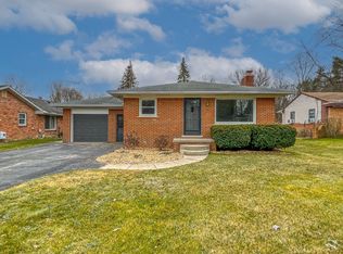 820 Vanderpool Dr, Troy, MI 48083