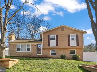 18907 White Oak Dr, Triangle, VA 22172