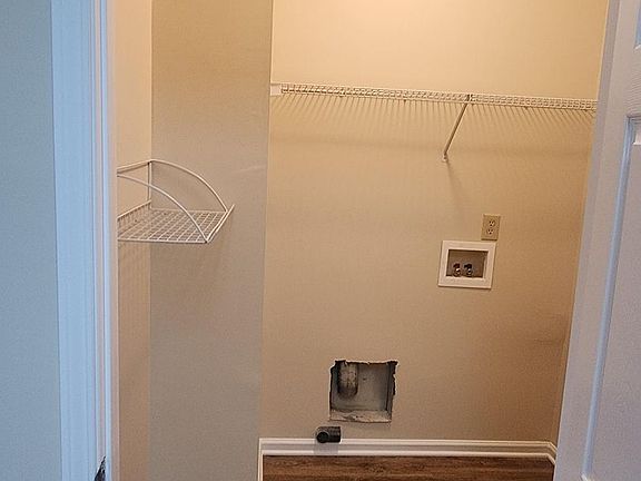 4th image of 190 Wexford Dr Unit 102