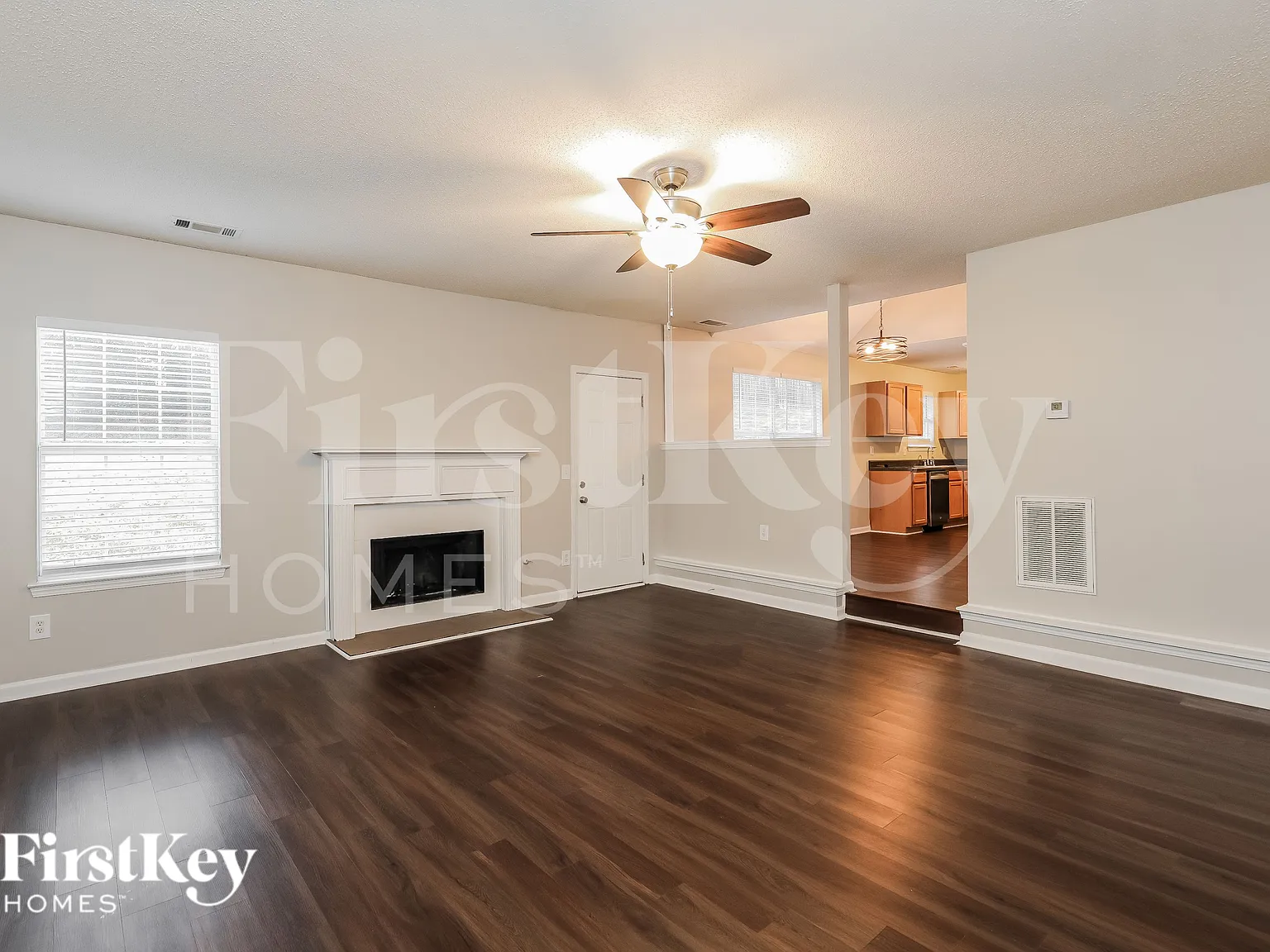 3 bed, 2.5 bath, 1710 sqft, $1,980 — Photo 2