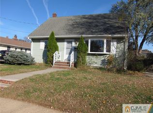 102 Main St, Middlesex, NJ 08846