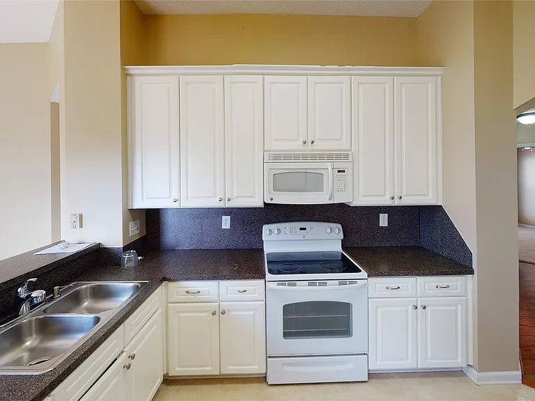 615 Castlebrook Dr — Photo 13