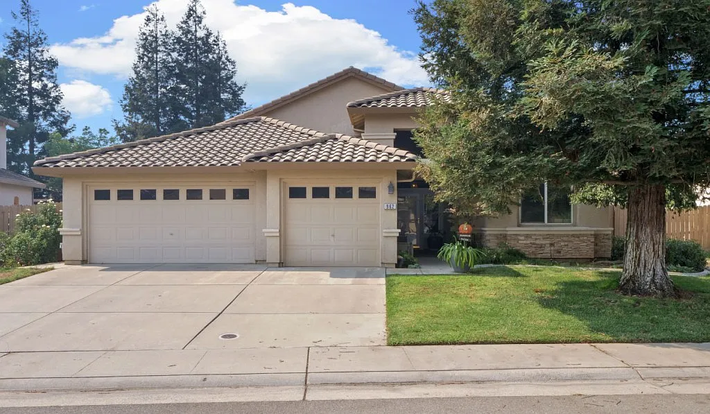 962 Neville Way photo 1