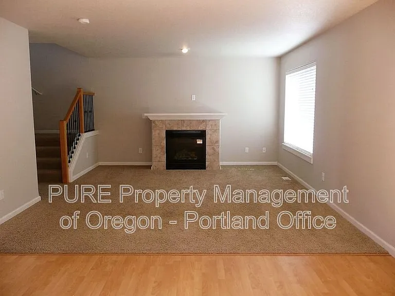 1912 SE Centurion Way — Photo 4