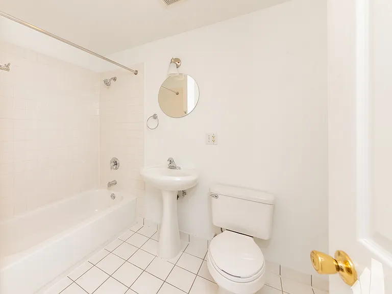 1822 S Bishop St #305 — Photo 12