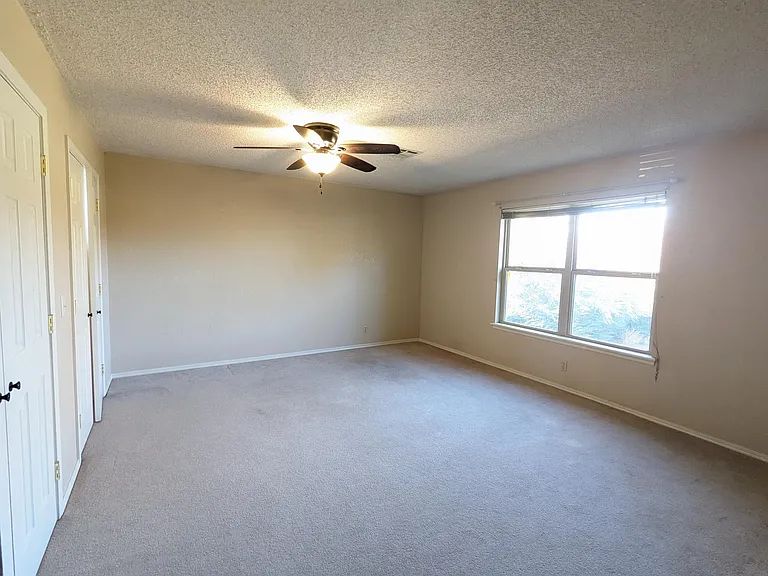 2630 W Washington Pl — Photo 4