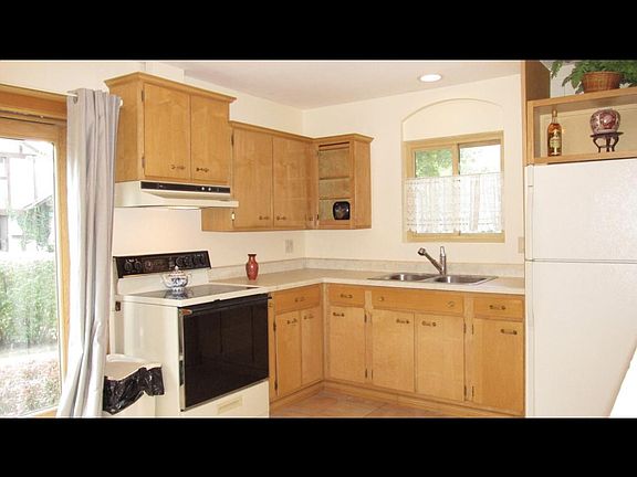 2nd image of 18W233 Buckingham Ln