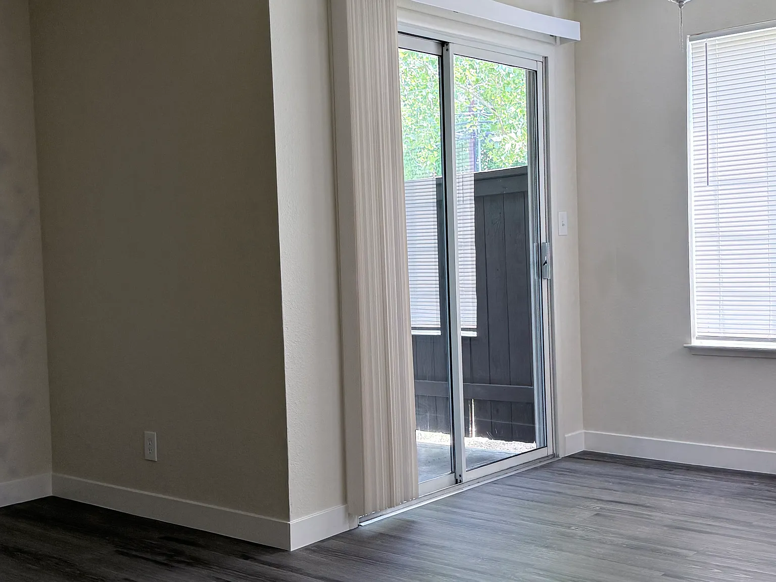 1 bed, 700 sqft, $1,399 — Photo 3