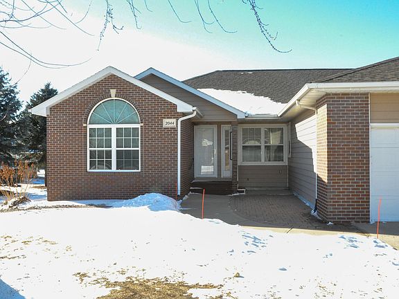 2nd image of 2044 Arbor Rdg