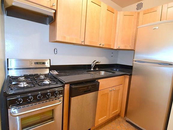 4th image of 59 W 76th St APT 6F