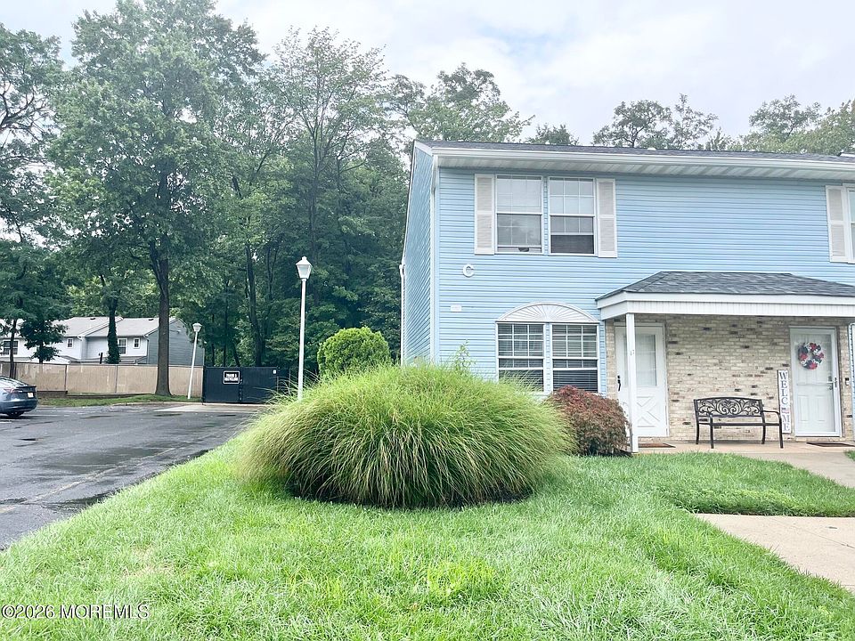 1st image of 82 Cliffwood Avenue W #17