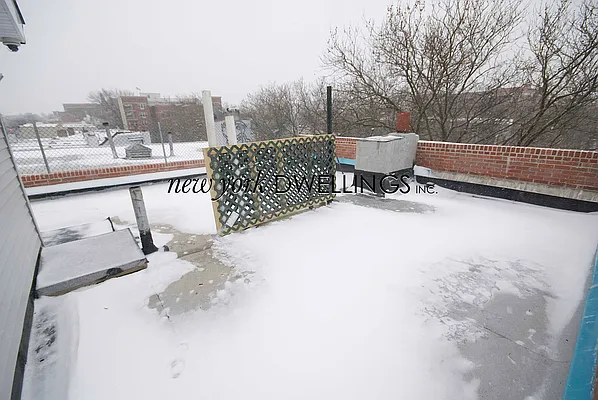 Rented by New York Dwellings LLC | media 23