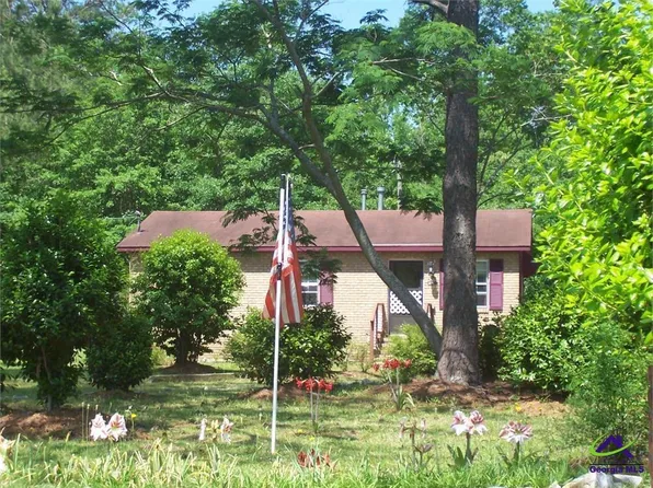 179 W Valley Dr, Fort Valley, GA 31030