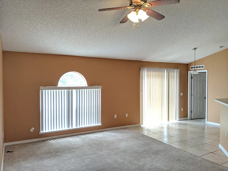 1907 Manatee Dr — Photo 6