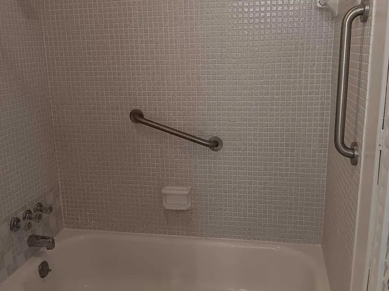 20886 Vinesta Cir #313 — Photo 14