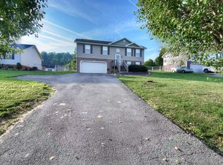 1004 Meadow Brook Dr, Unicoi, TN 37692