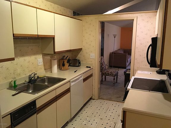 4th image of 312 Donard Park Ave