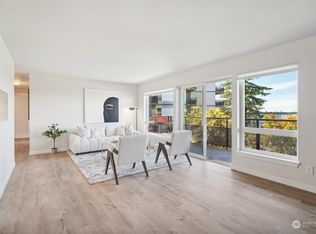 550 Elm Way APT 205, Edmonds, WA 98020