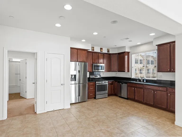 131 Sapphire Ln — Photo 11