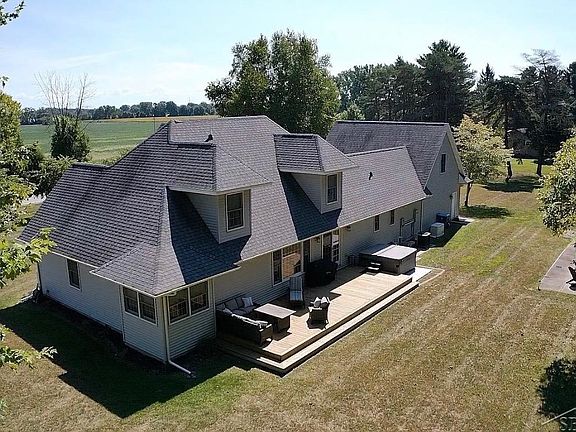 4th image of 5605 N Shore Rd